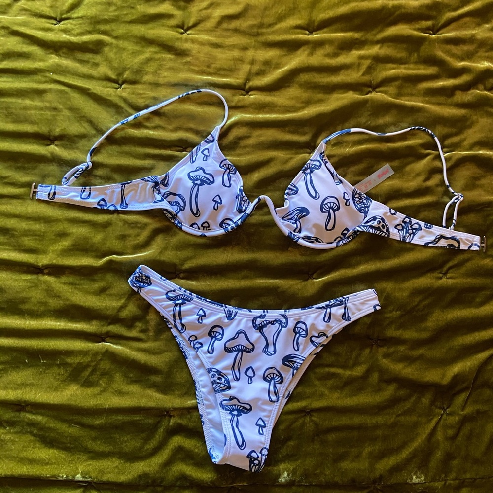 Romwe Mushroom Bikini 🍄👙